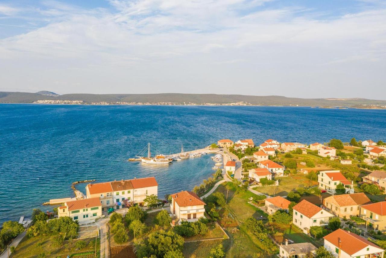 Holiday Home Lipa Nasa Neviđane Zewnętrze zdjęcie