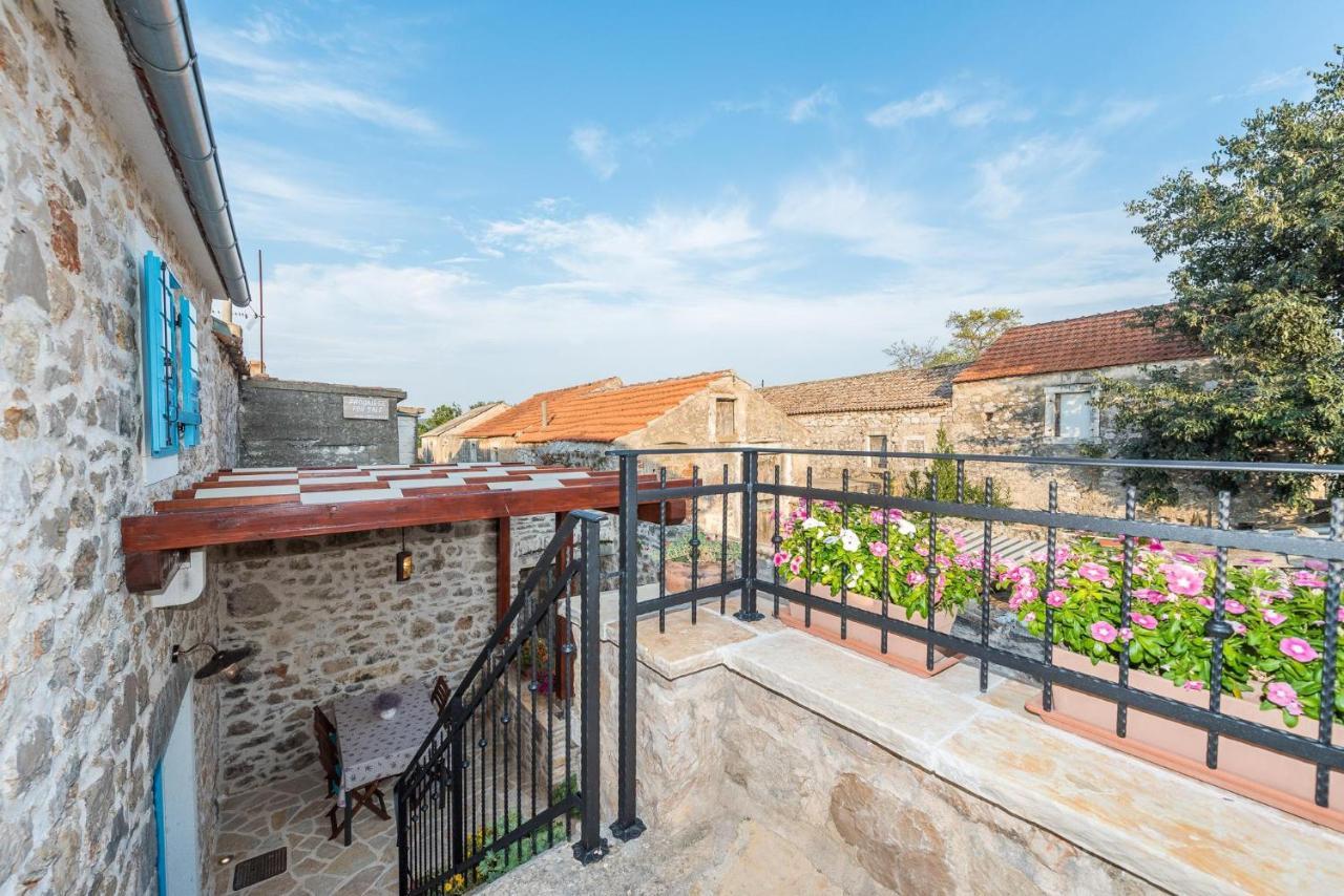 Holiday Home Lipa Nasa Neviđane Zewnętrze zdjęcie